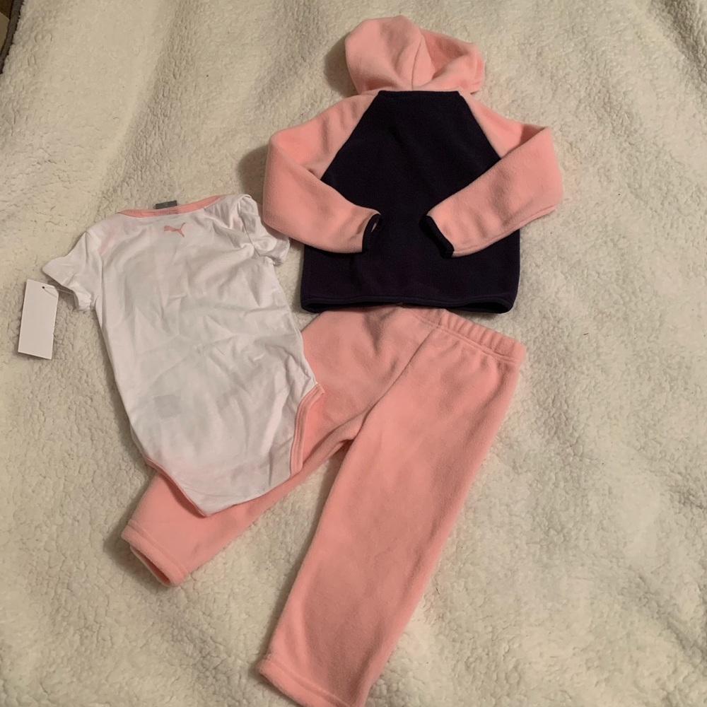Girls 3 Piece Puma Fleece Outfit - Picture 2 of 14